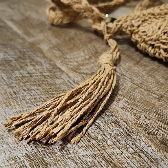 Handmade Woven Tan Crossbody Bag - Picture 4 of 9